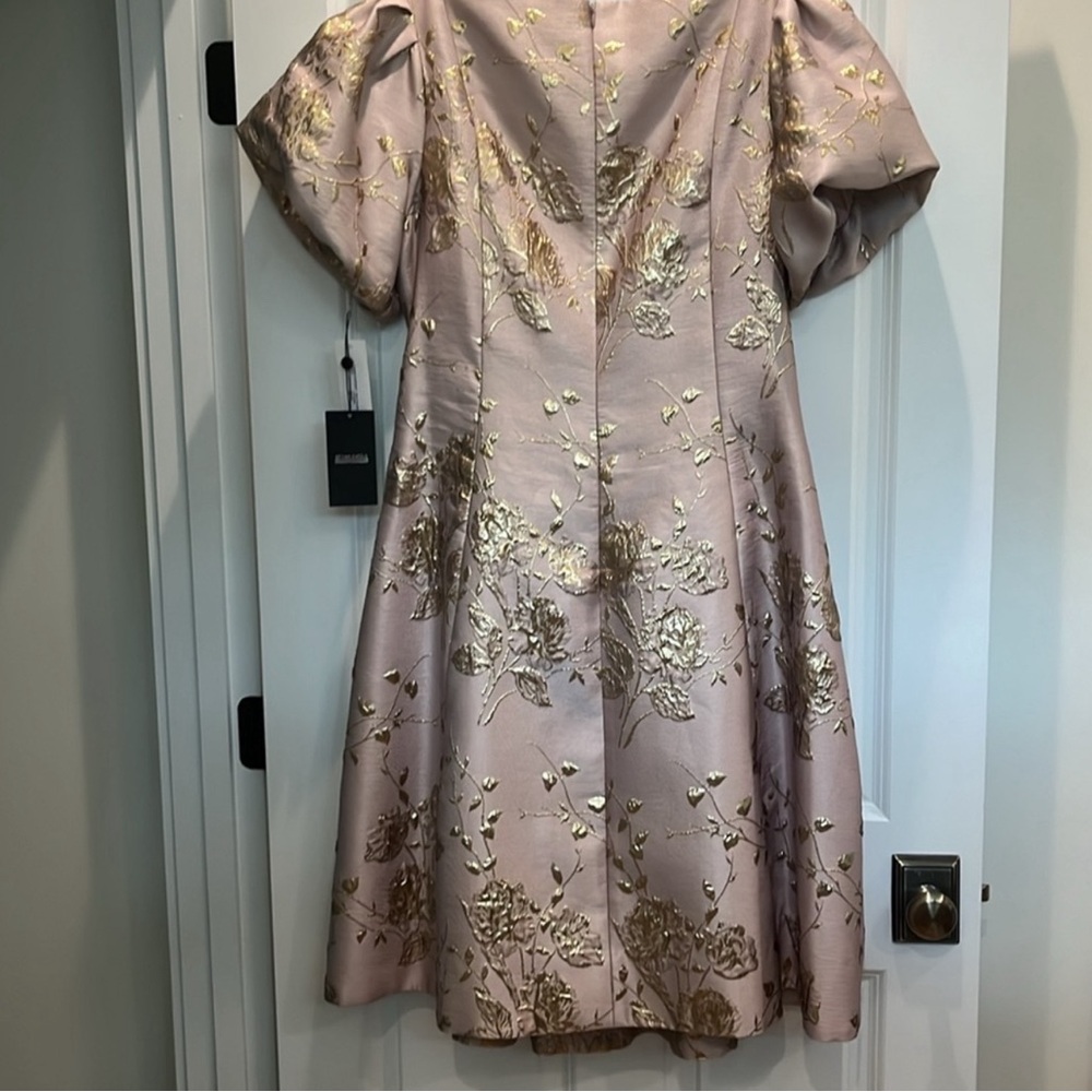 Beautiful Neiman Marcus Exclusive Teri Jon NEW With Tags sz 18 (never worn)
